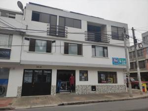 Aparta-estudio Ciudad Jardin Norte - 302