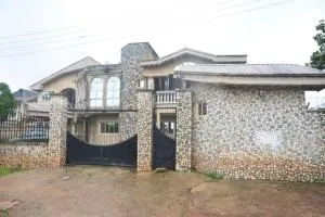 Short Lodge - Beware, Listing Inactive! - Oko