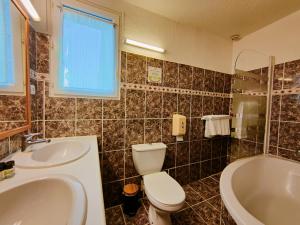 Hotels Will's Hotel : Chambre Familiale avec Baignoire