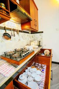 Bend White Villa Hikakduwa