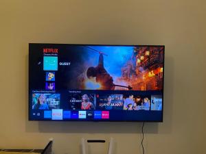 Fully furnishd Avida condo 2(wi-fi netflx disney+)