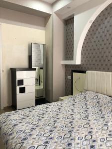 Сдается 3 - х комнатная квартира по суточно в центре Тбилиси