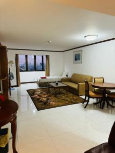 Omni Tower Nana Bangkok - Serviced Apartment on Sukhumvit Soi 4