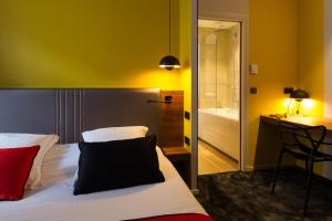 Hotels Hostellerie Du Chapeau Rouge : photos des chambres