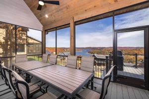 BRAND NEW! Outstanding Luxury Lakefront Lodge with Free Amenities