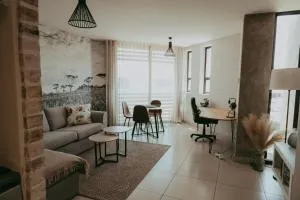 VELDT Suite - Luxury Apartment near Grove Mall & Hospital Airbnb - Willemshof