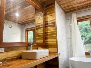 Nongkhiaw The Float House