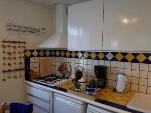 Appartements HERM'S Petite maison atypique et cour privative - : photos des chambres