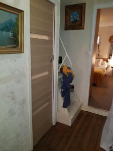 Appartements HERM'S Petite maison atypique et cour privative - : photos des chambres