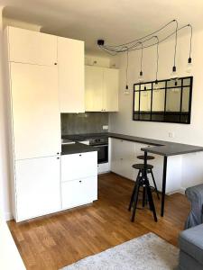 Cute Apartment In The City Center , 2-Beds , Wi-Fi - by HIK Apartments