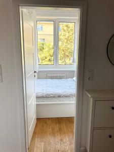 Cute Apartment In The City Center , 2-Beds , Wi-Fi - by HIK Apartments