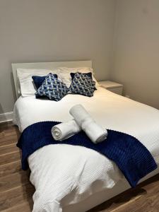 Liverpool Street Blue Bedroom