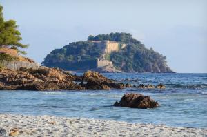 Appartements Sole Mio, T2 avec loggia et petit apercu mer : photos des chambres