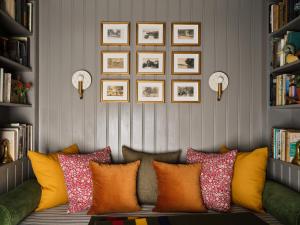 The Ell, a Historic, Luxurious 2 bed, 2 bath Private Suite in Lovell