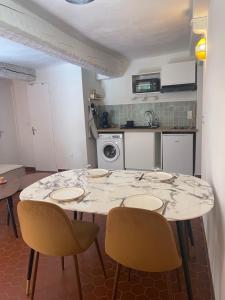 Appartements Sole Mia, appt 2/4pers au coeur de Bormes : photos des chambres