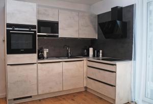 Cozy & Stylish Appartment in Vienna - 1 min to U3 Metro - Quiet Area with Shops nearby