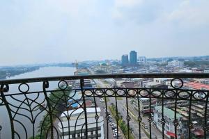 Kenyalang Riverine Emerald Condominium Homestay