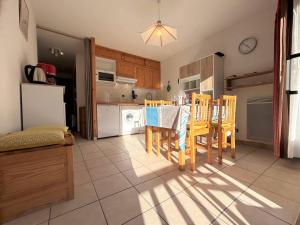 Serre Chevalier, appartement T3, 4 personnes plein sud avec balcon, près des pistes, Meublé touristique 3 étoiles