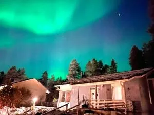 4 bedrooms! Hillside Villa close to Santa Claus Village - Apukka