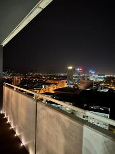 Skyline elegance with free parking