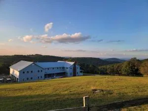 Moonlight Manor Bed & Breakfast - 伊登