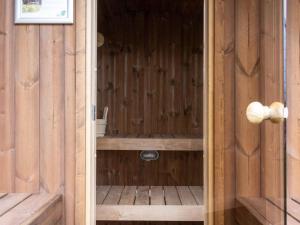 Eco Villa in Latour with Garden Sauna