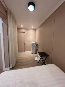 2Br near Subic Freeport Airport