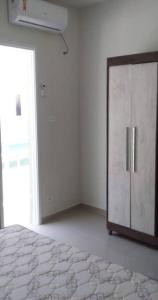 Sobrado duas quadras da praia