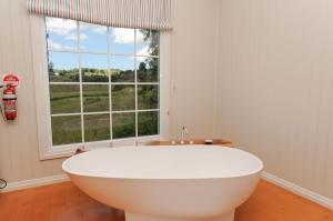 Samford Lakes Rural Accommodation