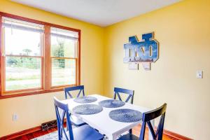 On Campus Home Updated Steps From Hesburgh - 10+