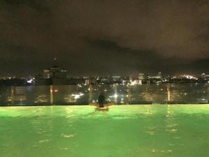 Mabolo garden flat a9 Rooftop Pool Shortwalk to Ayala Mall