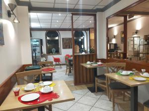 Hotels Au Nouvel Hotel : photos des chambres