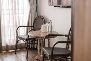 Su Casa Hanoi Railway Side