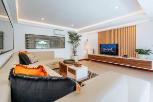 Spacious 4 Bedroom Private Villa in buzzy of Seminyak
