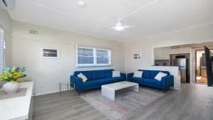 Crimson Belle Ettalong Beach - Blackwall