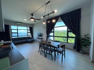 2Bedroom Jesselton Quay Sea & Mountain View4-5pax - 3hvězdičkové hotely ve městě Kota Kinabalu