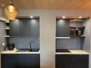 Appartements Superbe F3 meuble , hyper centre, fibre, ideal Pro : photos des chambres