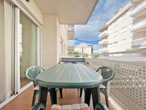 Global Vacacional, Práctico apartamento en la playa de Canet