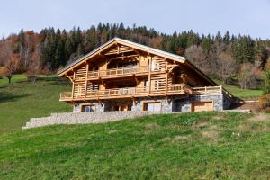 Chalets Chalet La Manigodine Contact O6 6I 4O 9I I9 Piscine Sauna Billard 18 a 24 pers : photos des chambres