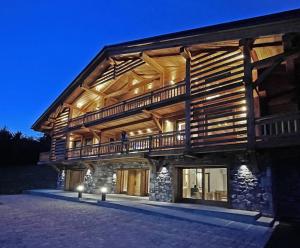 CHALET LA MANIGODINE Piscine 18-24 pers