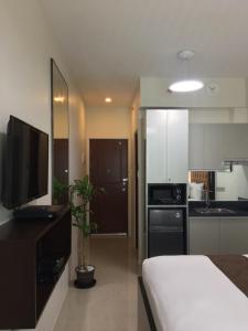 Studio unit at The Beacon Makati near Greenbelt