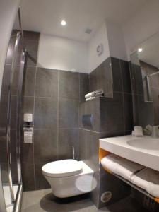 Hotels Logis Hotel la Ferme : photos des chambres