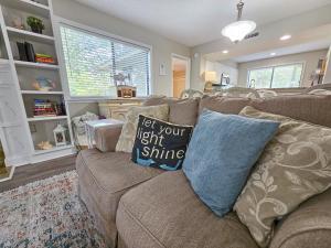 8C West Hyde Park villa