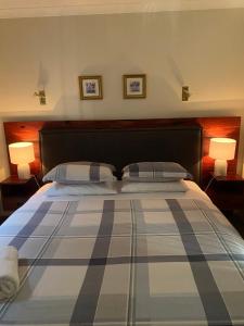 REDGUM RETREAT BRIGHT - Luxury Spa Villa