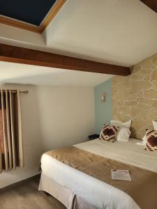 Hotels Logis Hotel la Ferme : photos des chambres