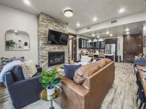 106 Blackstone Mountain Marvel! condo