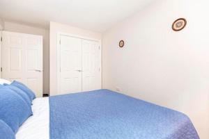 REEFSIDE by BOURNECOAST - A Delightful Holiday Apartment Just A Brief Walk to the Sandy Beaches - FM3070