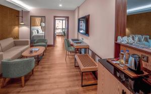 Doubletree By Hilton Antalya City Centre