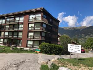 Appartements Appartement familial renove, au coeur de Courchevel Le Praz, proche des pistes et commodites - FR-1-568-30 : Appartement