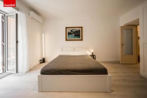 GuestHost - La finestra sui palazzi di Roma Apartment